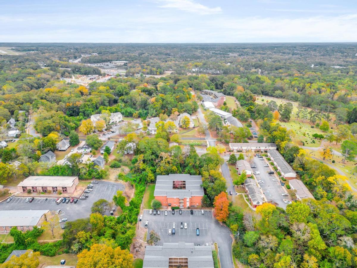 Classic City Getaway - 1 Mile Walk To Sanford Stadium! เอเธนส์ ภายนอก รูปภาพ